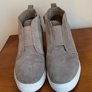 Steve Madden Suede High Top Sneakers Size 8